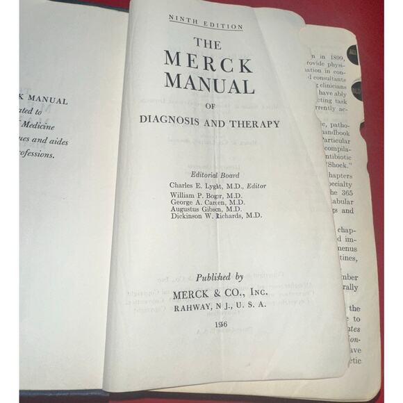 1956 "The Merck Manual of Diagnosis & Therapy" Ninth Edition Reference Book - Picture 5 of 5